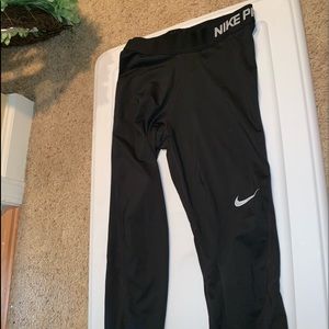 ⭐️nike cropped leggings⭐️